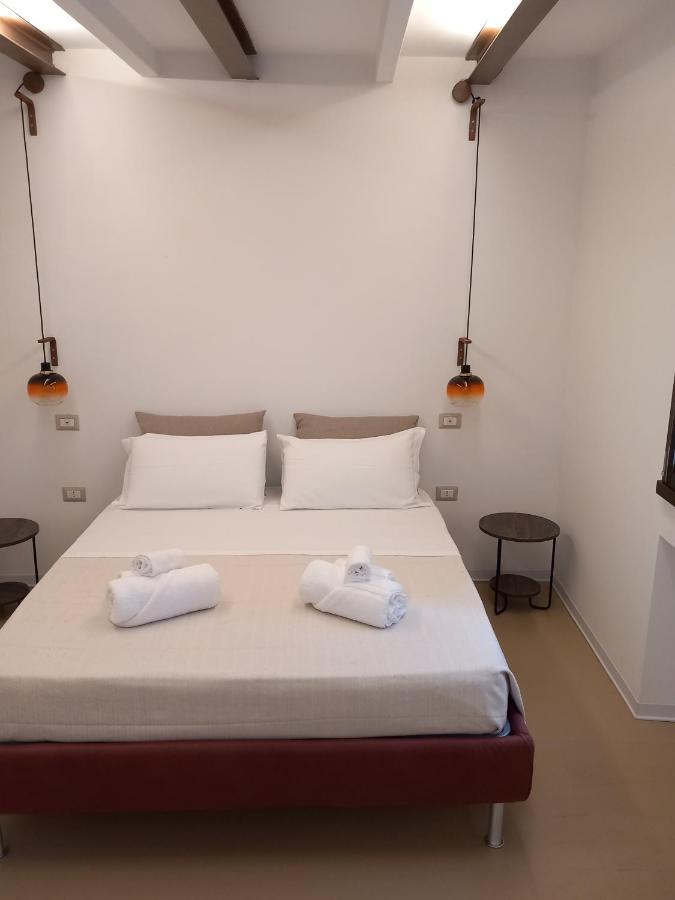 La Casetta Guest House โอริสตาโน ภายนอก รูปภาพ