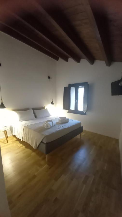 La Casetta Guest House โอริสตาโน ภายนอก รูปภาพ